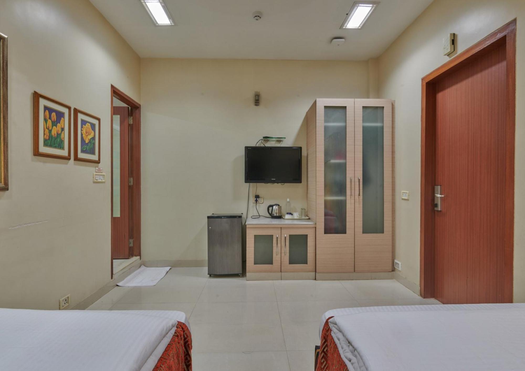 Elphinstone Hotel Mumbai Ngoại thất bức ảnh